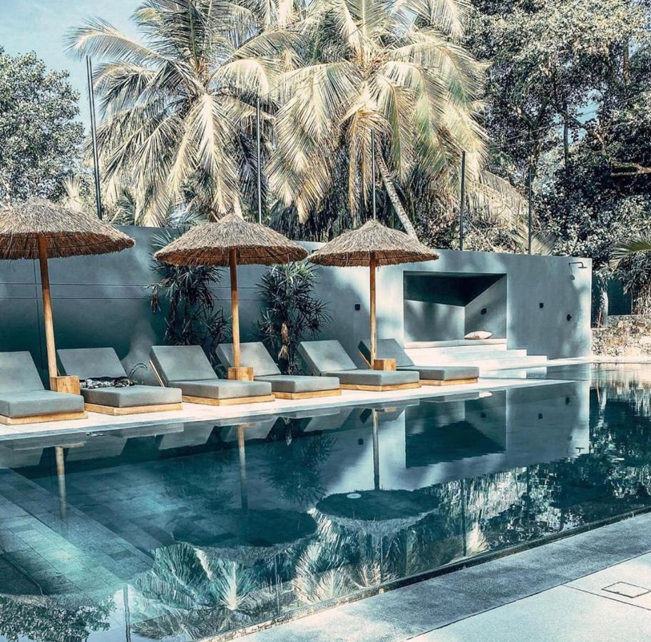 The Salty Pelican Yoga & Surf Retreat Диквелла Экстерьер фото